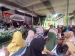 Anggota DPRD Sumsel H Hendra Gunawan menyampaikan sambutan saat Reses di Desa Marga Baru Muara Lakitan.