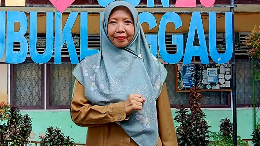 Kepala SD Negeri 26 Lubuk Linggau, Holia, S.Pd.SD,