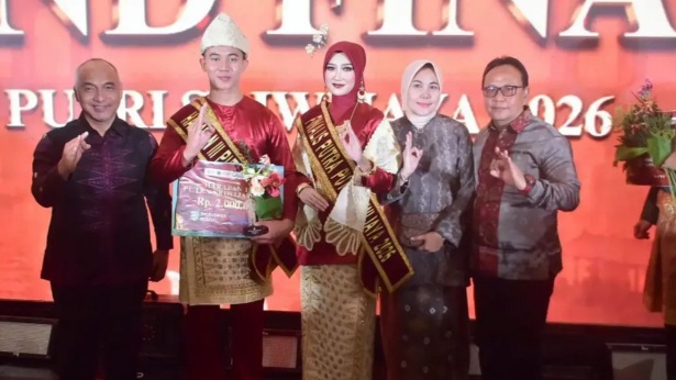 Bupati Musi Rawas Hj Ratna Machmud hadiri Grand Final Putra Putri Sriwijaya 2026 di Hotel Aryaduta Palembang.