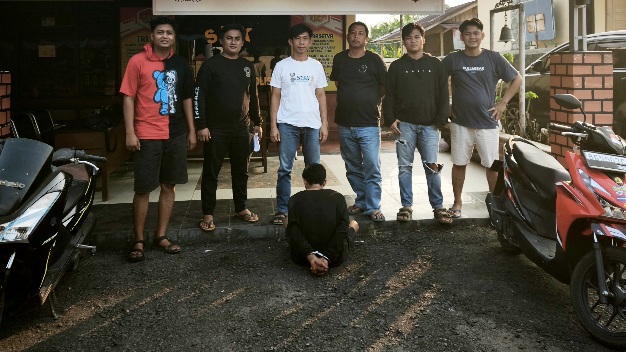 Pencuri Motor